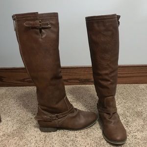 Riding boots